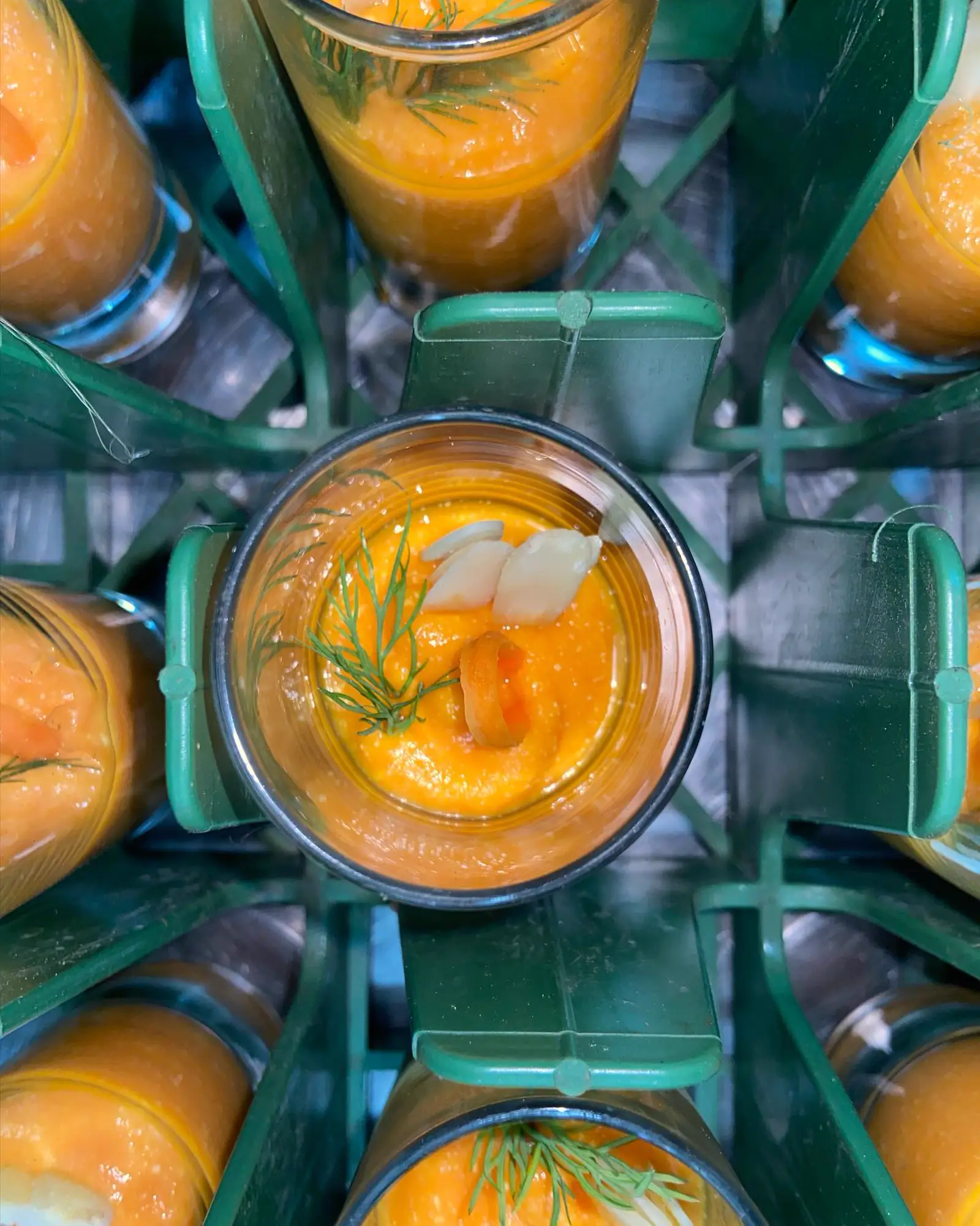 Verrines de velouté de carotte à l'aneth