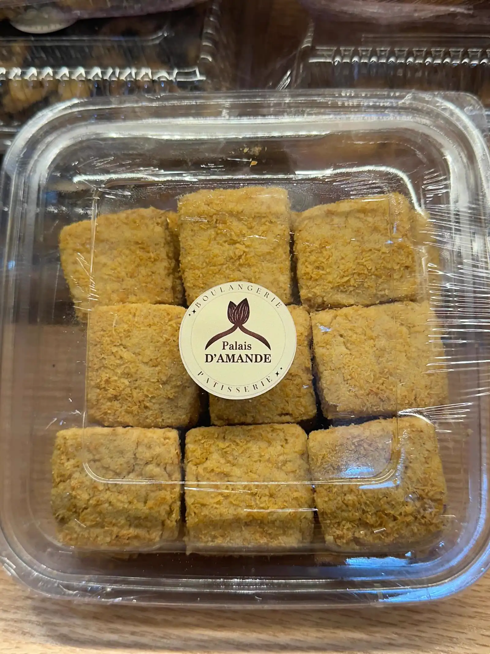 Barquette de carrés enrobés de noix de coco